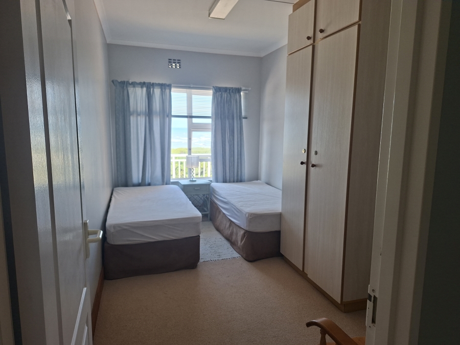 6 Bedroom Property for Sale in Aston Bay Eastern Cape